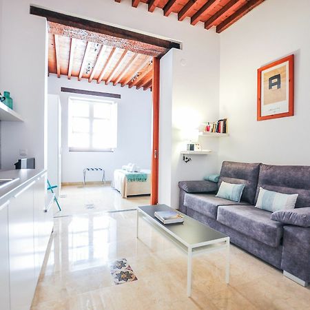 Renthas Vid Loft Apartment Malaga Exterior photo