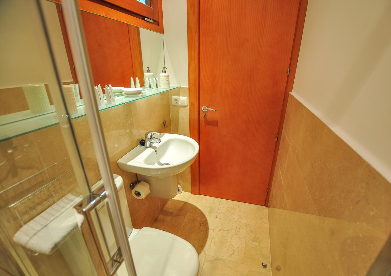 Renthas Vid Loft Apartment Malaga Exterior photo